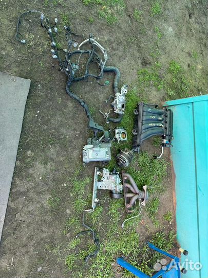 Запчасти с мотора Nissan MR20