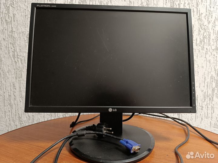 Монитор для компьютера LG Flatron L194WS-BF