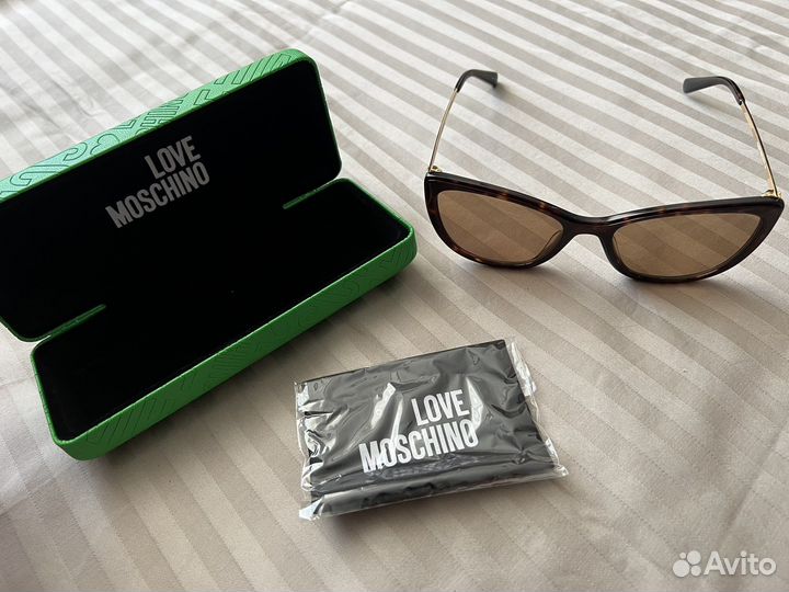 Солнечные очки Love Moschino женские, оригинал