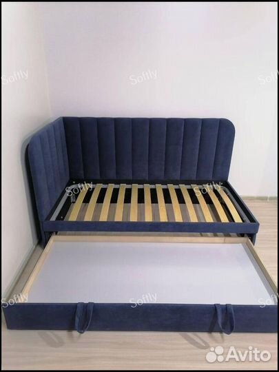 Детская кровать с мягкой спинкой