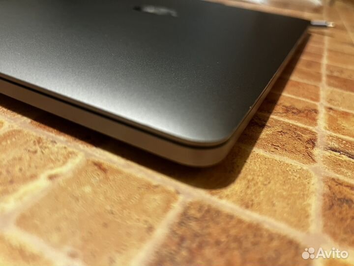 Macbook Pro 2017 в отличном состоянии