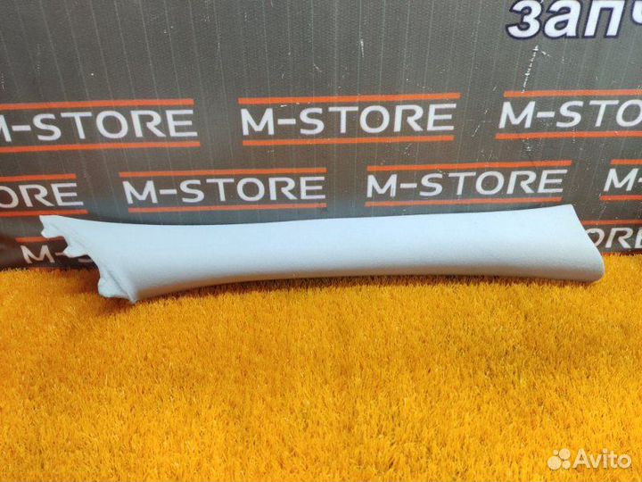 Обшивка стойки передняя правая Mercedes-Benz