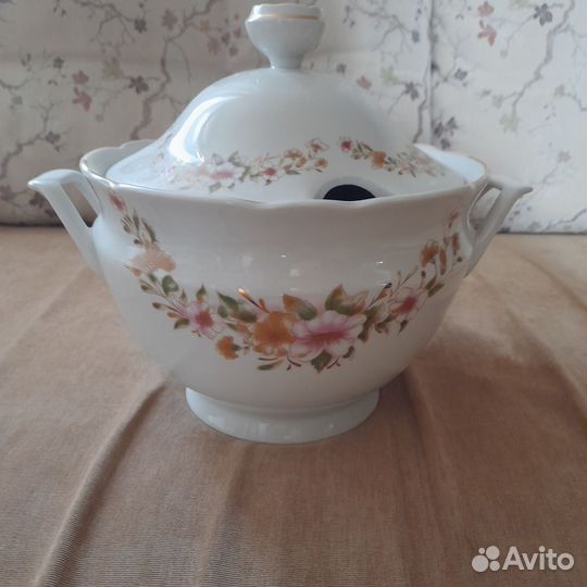 Фарфоровая супница СССР