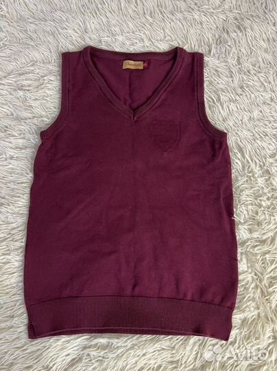 Бордовая жилетка