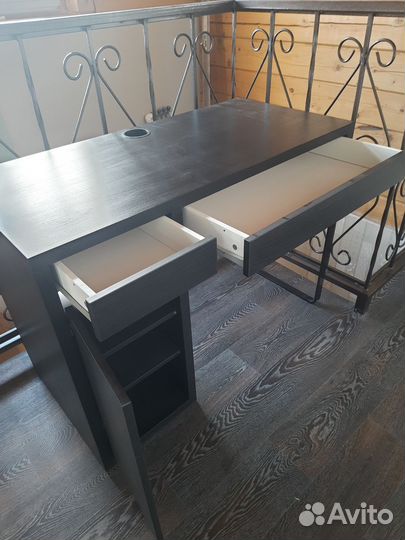 Письменный стол IKEA