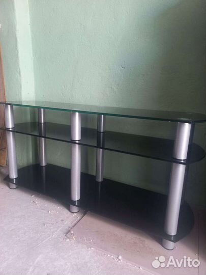 Стеклянная тумба под тв