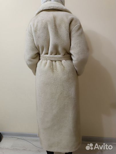 Шуба из искусственного меха песочная