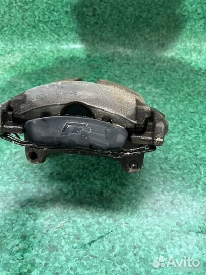 Суппорт для передний Volkswagen Passat