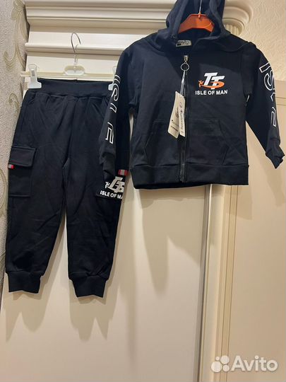 Костюм спортивный детский новый