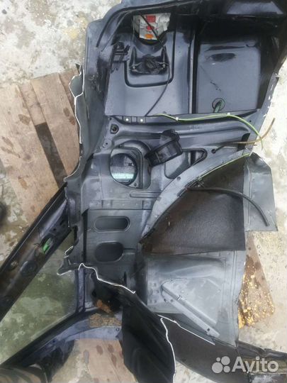 Крыло заднее правое Audi 80 (B3)