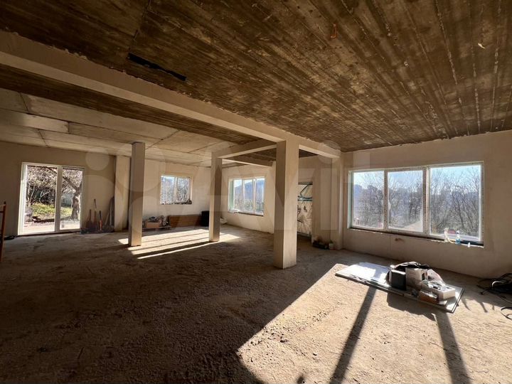 Дом 315 м² на участке 6 сот.