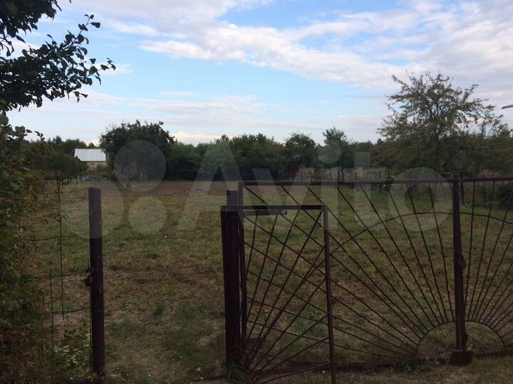 Дача 20 м² на участке 10 сот.