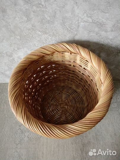 Корзина плетëная. Ротанг