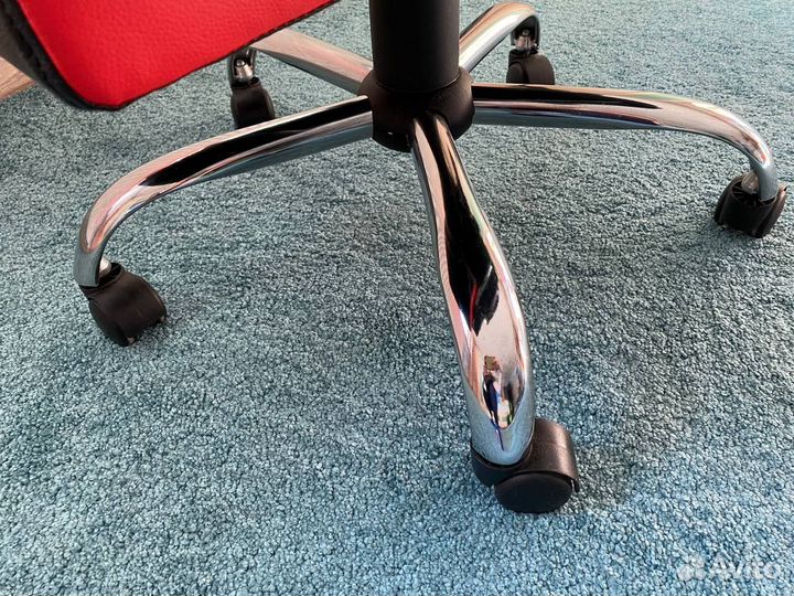 Компьютерное кресло