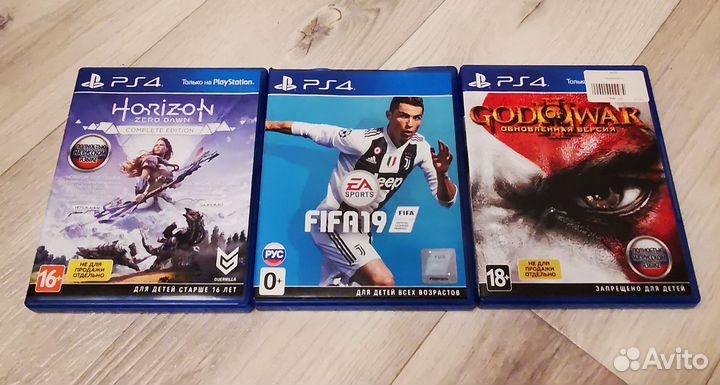 Sony PS4 Pro 1tb / 2 геймпада / док станция / игры