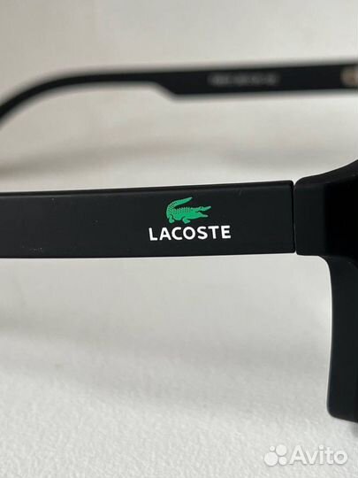 Солнцезащитные очки lacoste