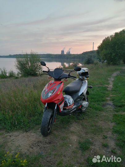 Скутер Stels tactic 100