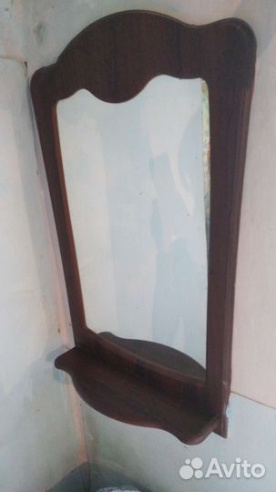 Зеркало с полочкой