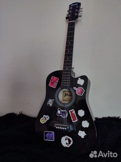 Акустическая гитара