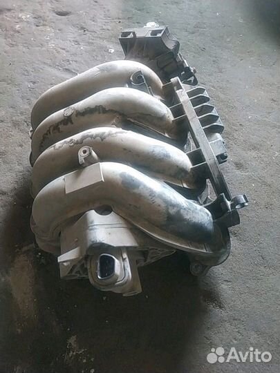Впускной коллектор honda civic 5D 1.8