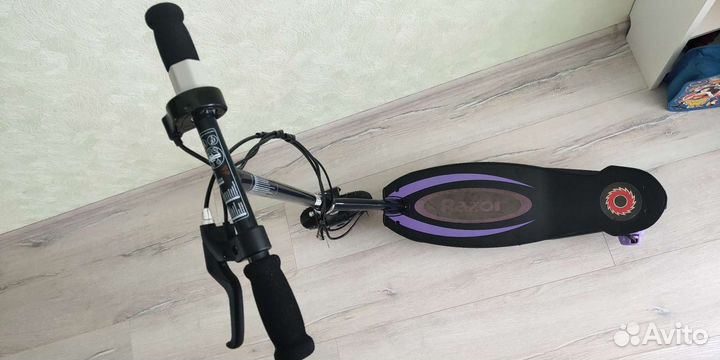 Электросамокат Razor power core E100