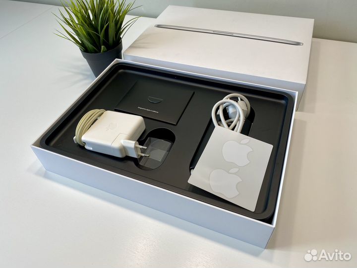 MacBook Pro 15 Retina (Mid 2015) i7/16/512