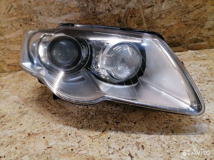 Фара ксенон правая Volkswagen Passat B6 dorest