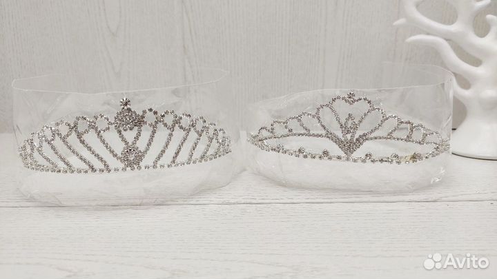 Диадемы, короны на заколке, разные, новые