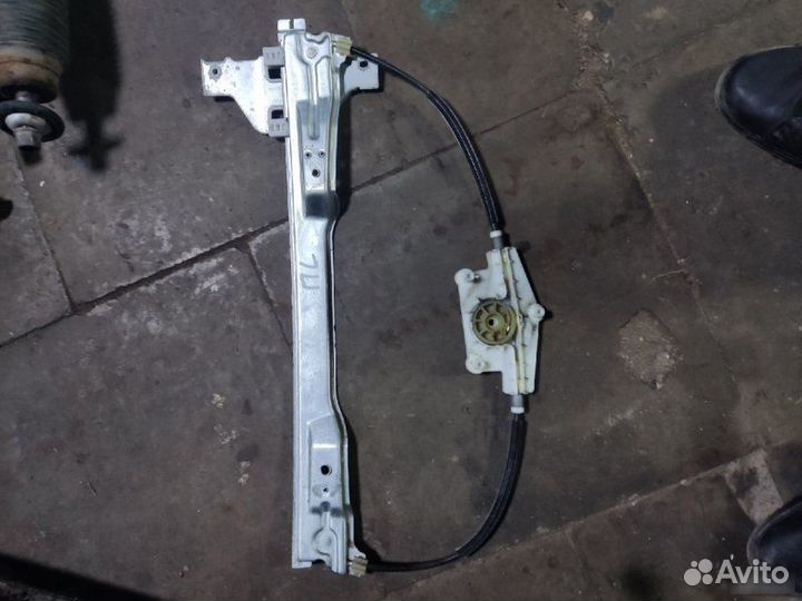 Стеклоподъемник передний левый Citroen C4