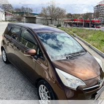 Toyota Ractis 1.5 CVT, 2010, 146 000 км, с пробегом, цена 950 000 руб.