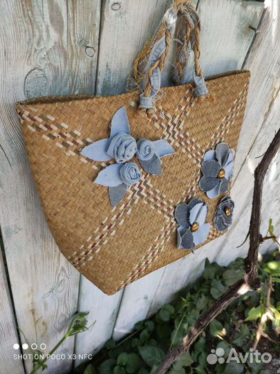 Корзинка из соломки