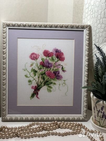 Картина интерьерная, вышитая крестиком
