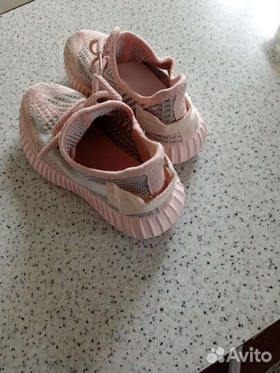 Кроссовки для девочки