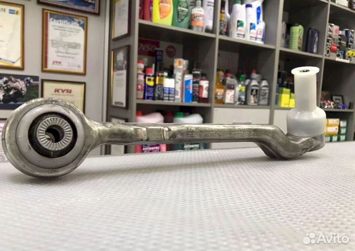 Рычаг поперечный BMW правый