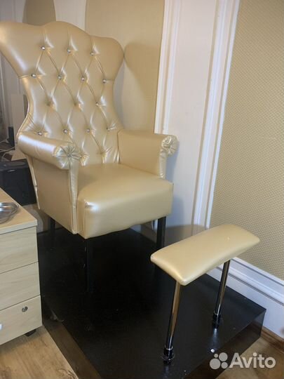 Мебель для мастера маникюра