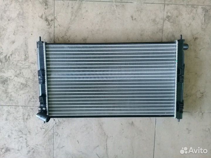Радиатор охлаждения Mitsubishi Lancer 10
