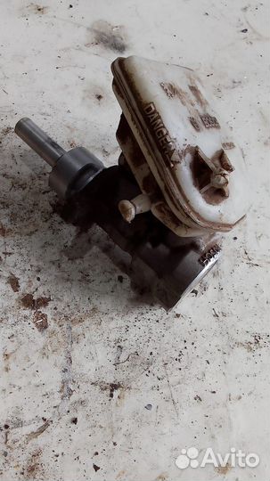 Цилиндр главный тормозной Peugeot 307
