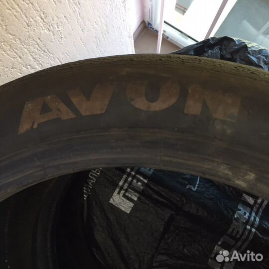 Avon AV12 225/45 R17