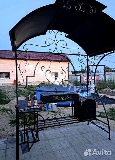 Мангал с крышей