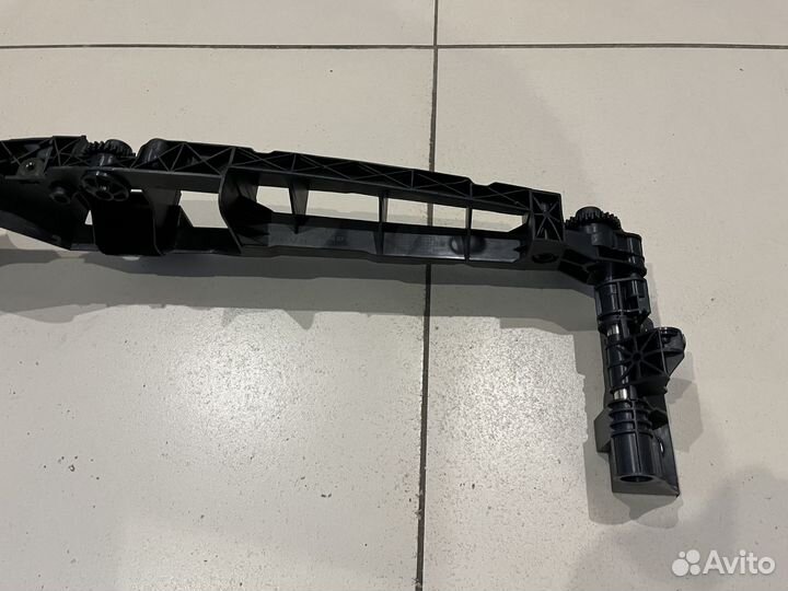 Поперечная планка решетки радиатора Mercedes W212