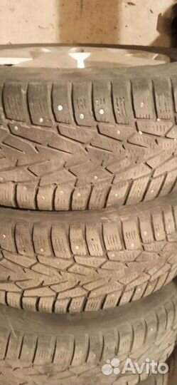 Nokian Tyres Hakka i3 215/65 R16