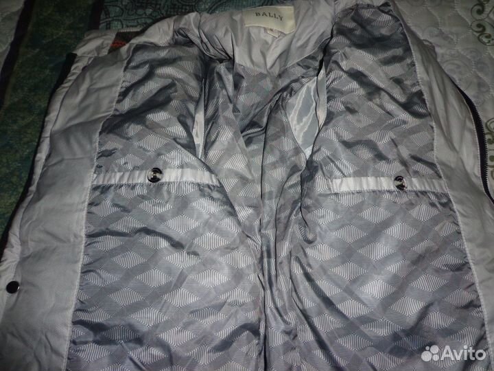 Куртка (пуховик)