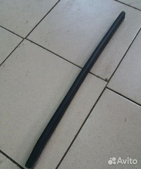 Уплотнитель стекла передней правой двери VW Volksw