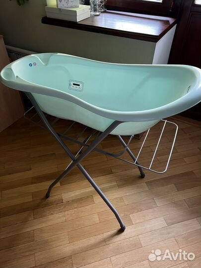 Ванночка для купания с термометром и подставкой
