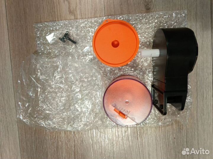 Кормушка для рыб автоматическая