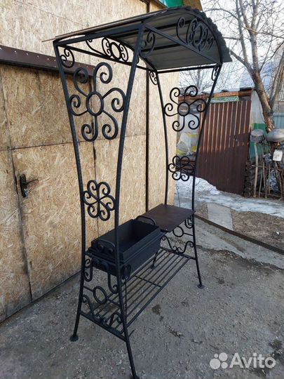 Мангал с крышей