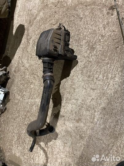 Корпус воздушного фильтра toyota corolla ll nl50