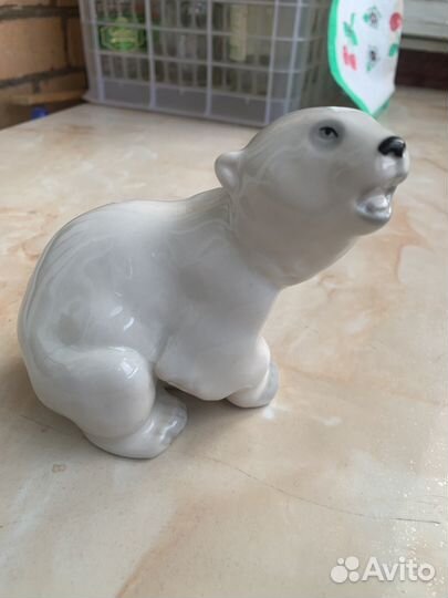 Статуэтка белый Медведь лфз