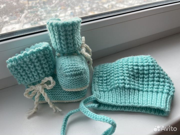 Пинетки и чепчики от 0-3месяцев