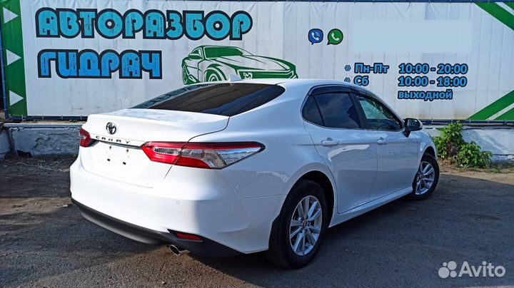 Стекло двери задней правой Toyota Camry 70 6810306